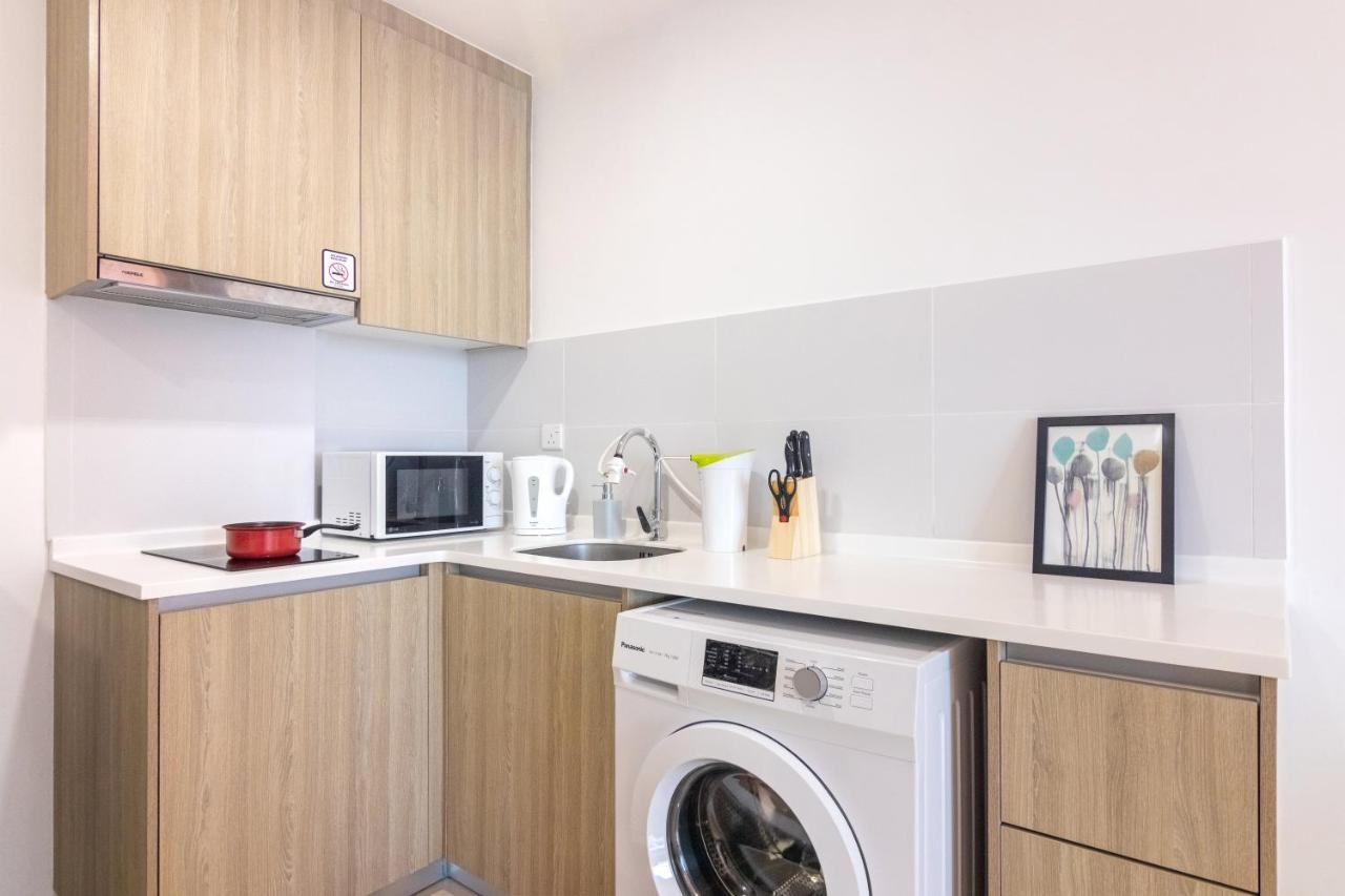 Tropicana 218 X Airlevate Suites George Town  Kültér fotó