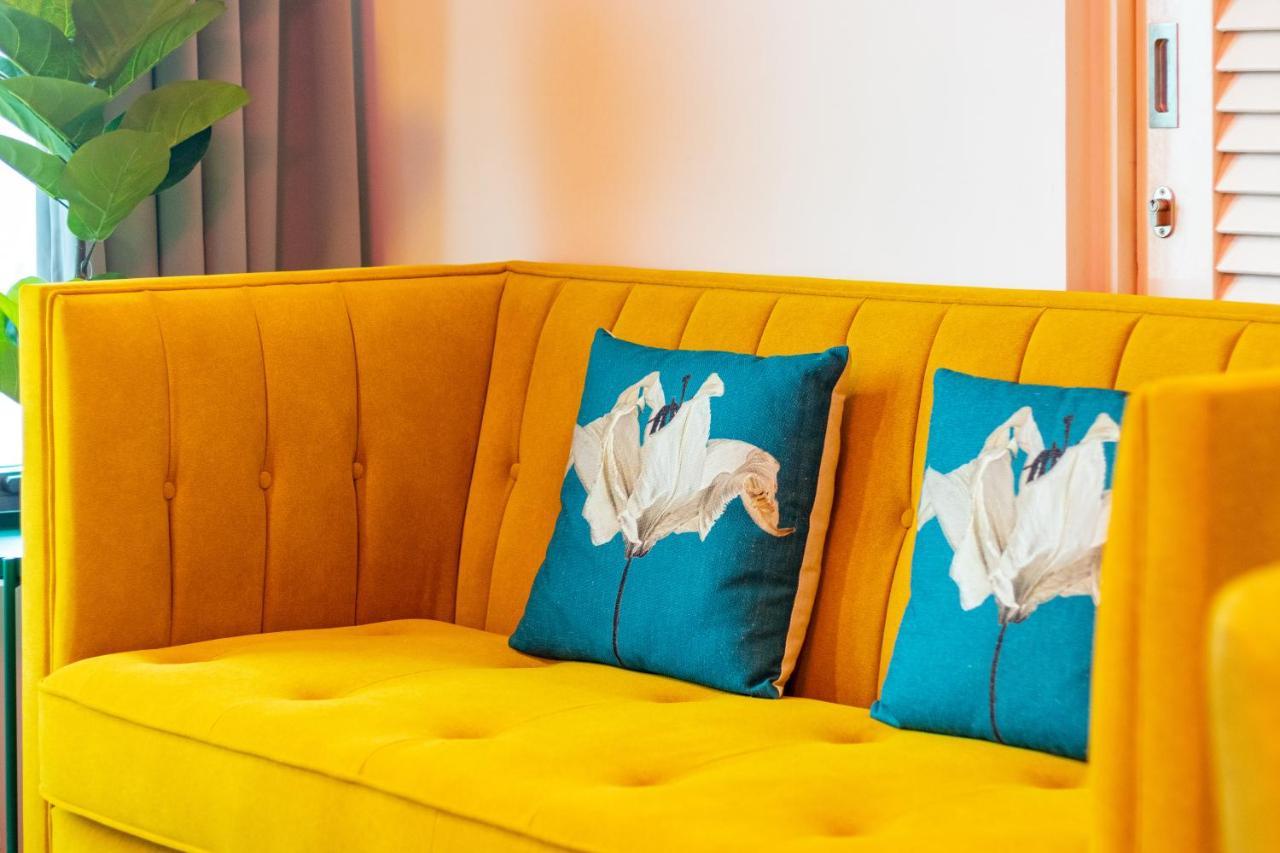 Tropicana 218 X Airlevate Suites George Town  Kültér fotó