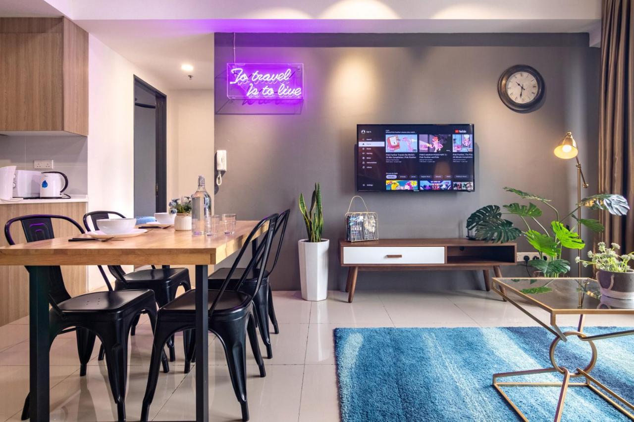 Tropicana 218 X Airlevate Suites George Town  Kültér fotó