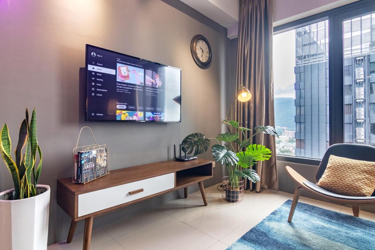 Tropicana 218 X Airlevate Suites George Town  Kültér fotó