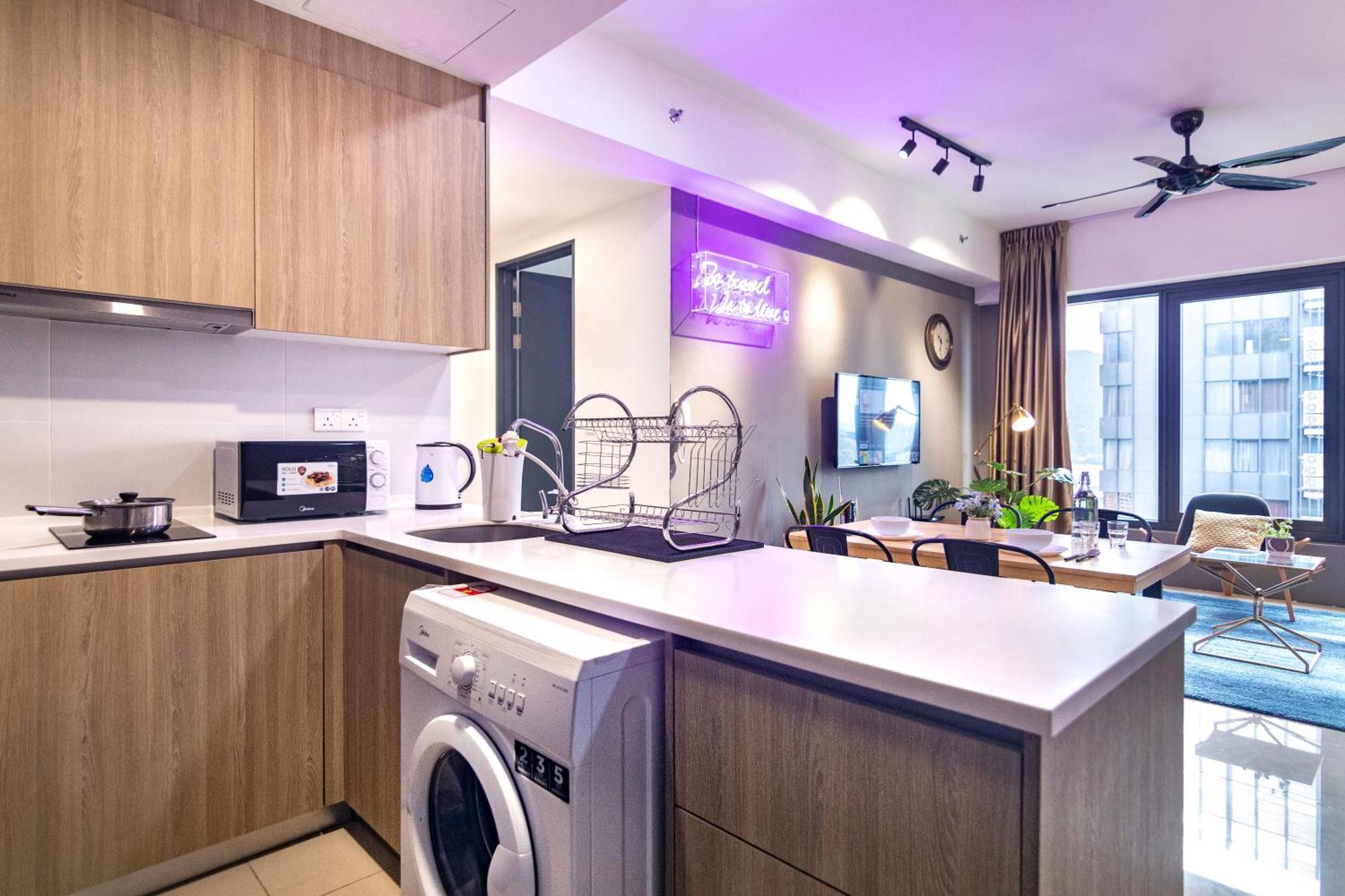 Tropicana 218 X Airlevate Suites George Town  Szoba fotó